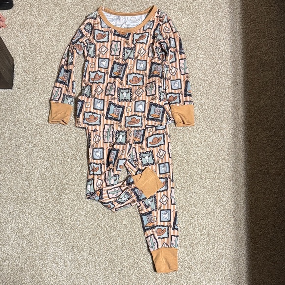 Geometric Patterned Pajama Set - Picture 1 of 1